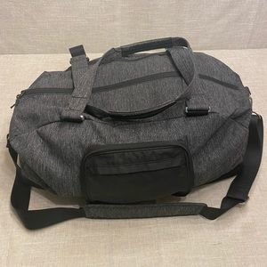 Lululemon Duffy/ yoga bag.